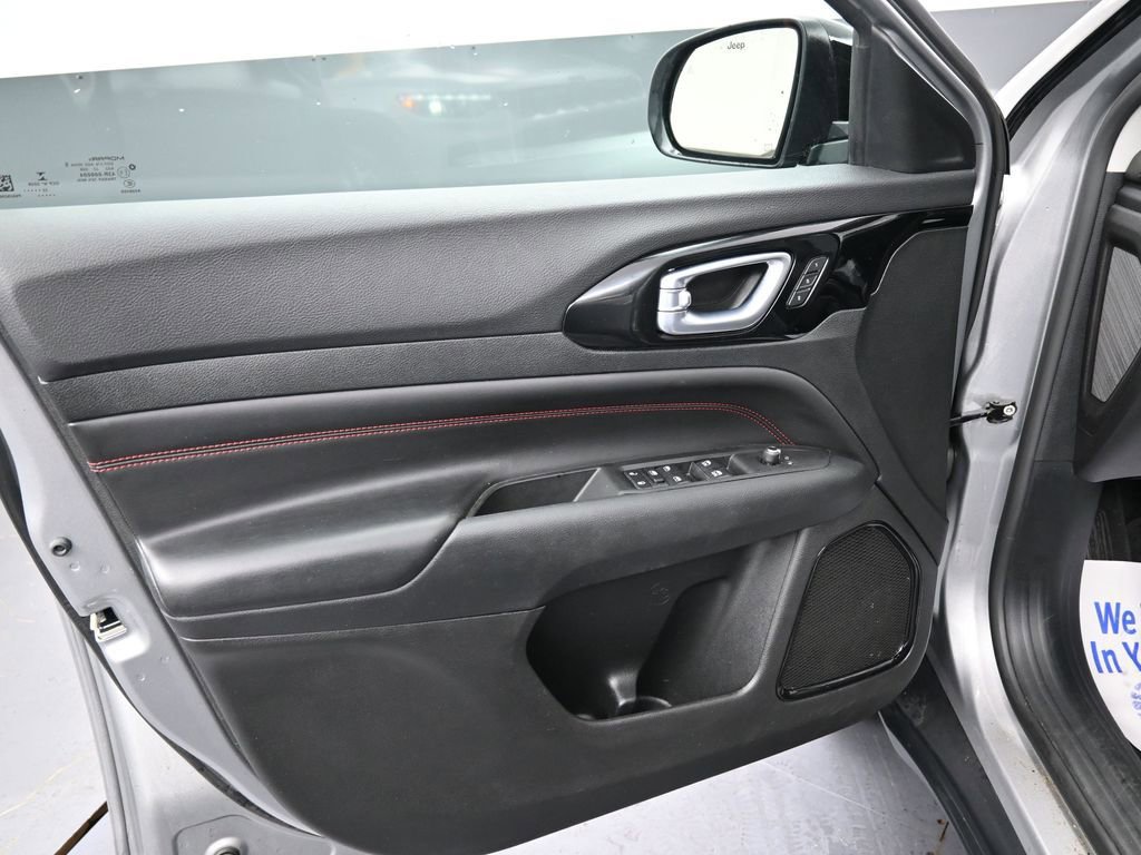 Used 2022 Jeep Compass Trailhawk w/ Trailhawk Elite Group image 29