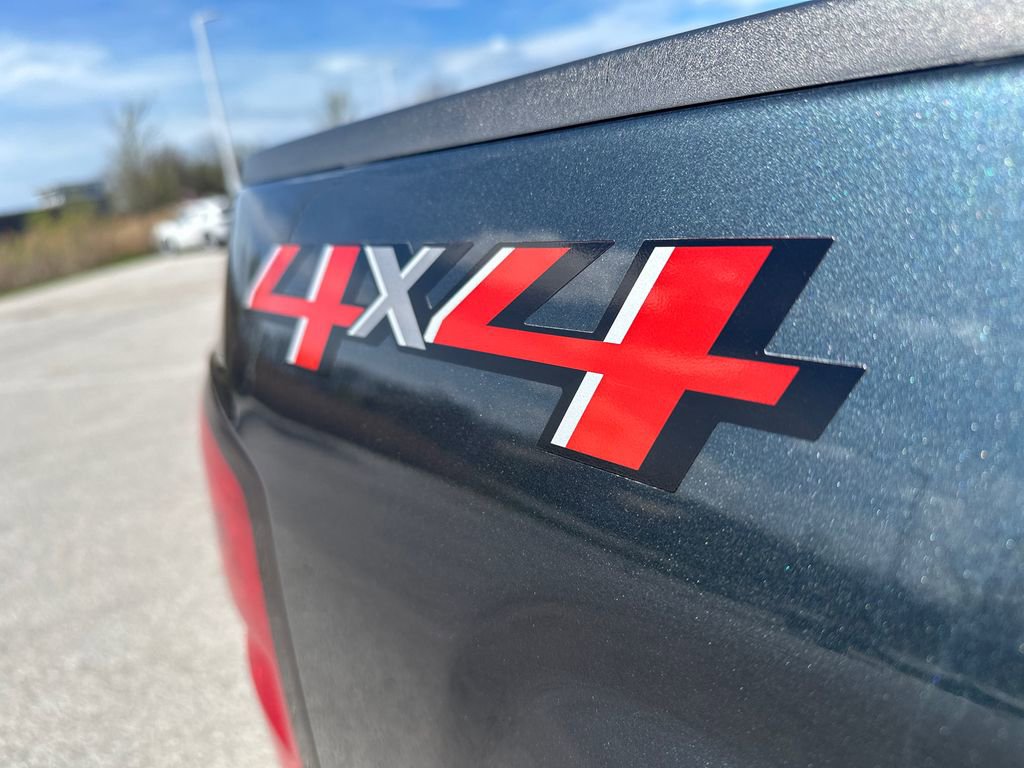 Used 2018 Chevrolet Silverado 1500 LT w/ All Star Edition AWD/4WD image 32
