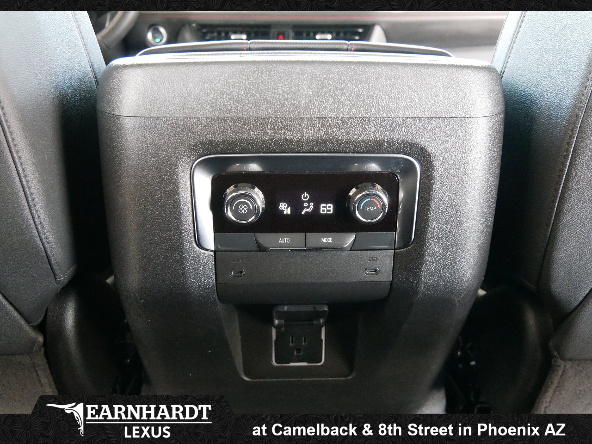 Used 2025 Chevrolet Suburban RST w/ Sun And Tow Package AWD/4WD image 26