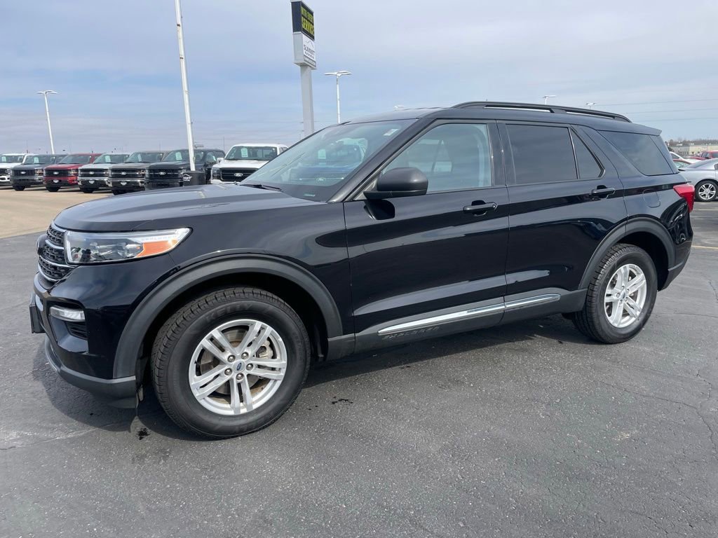 Used 2023 Ford Explorer XLT w/ Equipment Group 202A AWD/4WD image 6
