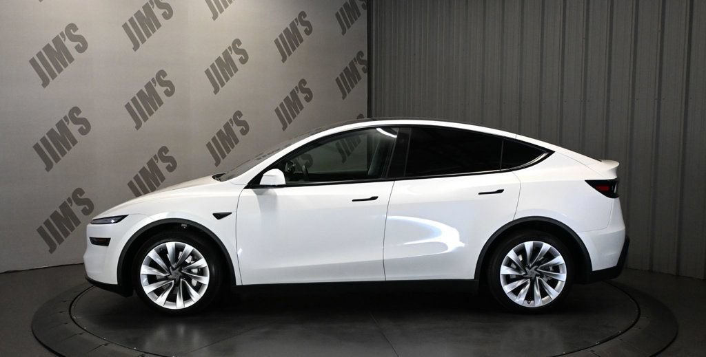 Used 2026 Tesla Model Y Long Range AWD/4WD image 8