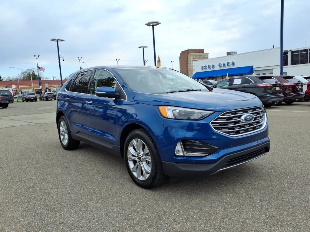 Certified 2024 Ford Edge Titanium w/ Class II Trailer Tow Package image 3