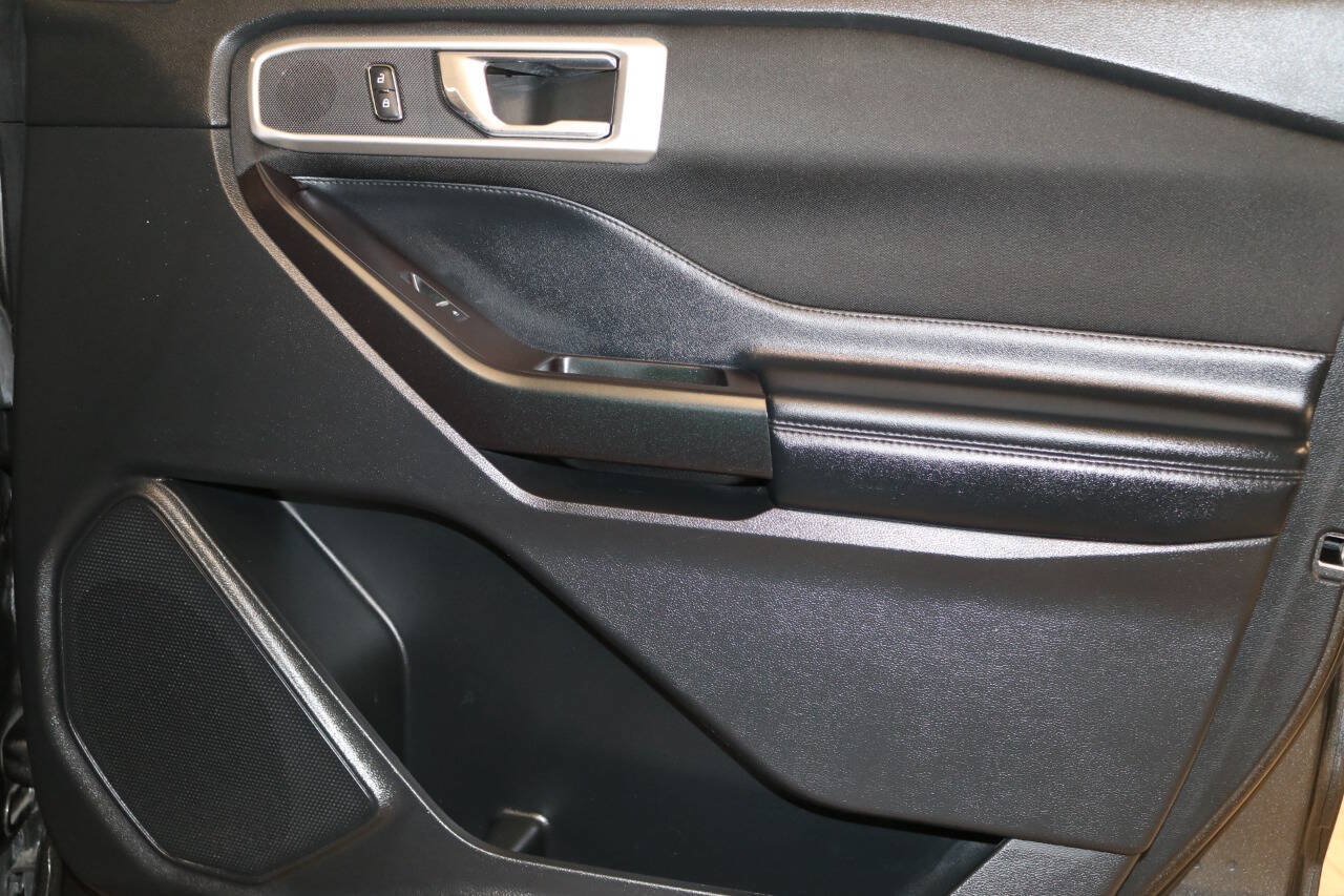 Used 2020 Ford Explorer XLT RWD image 68