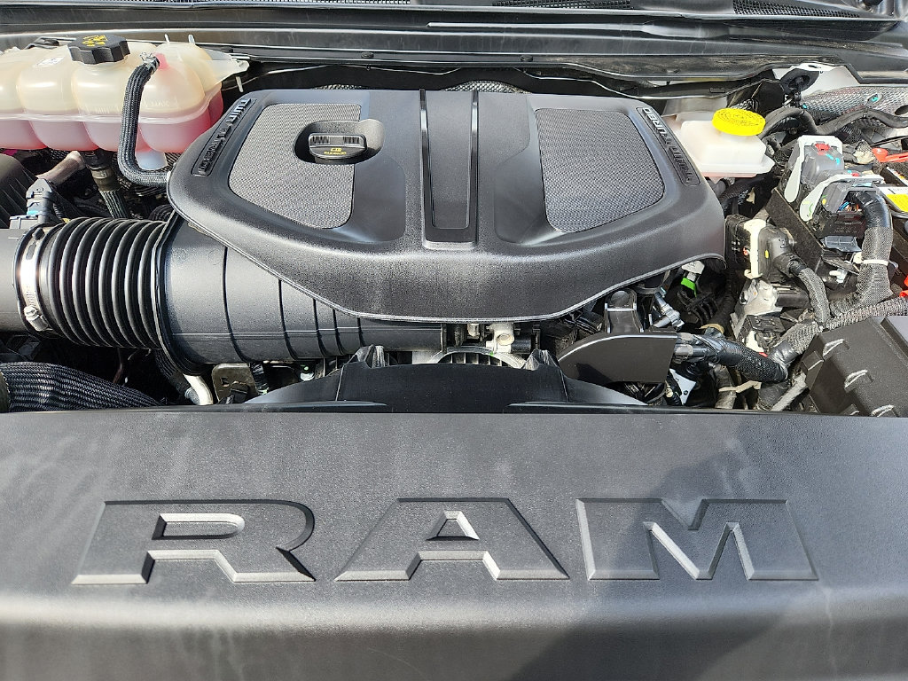 Used 2025 RAM 1500 Laramie w/ Night Edition AWD/4WD image 31