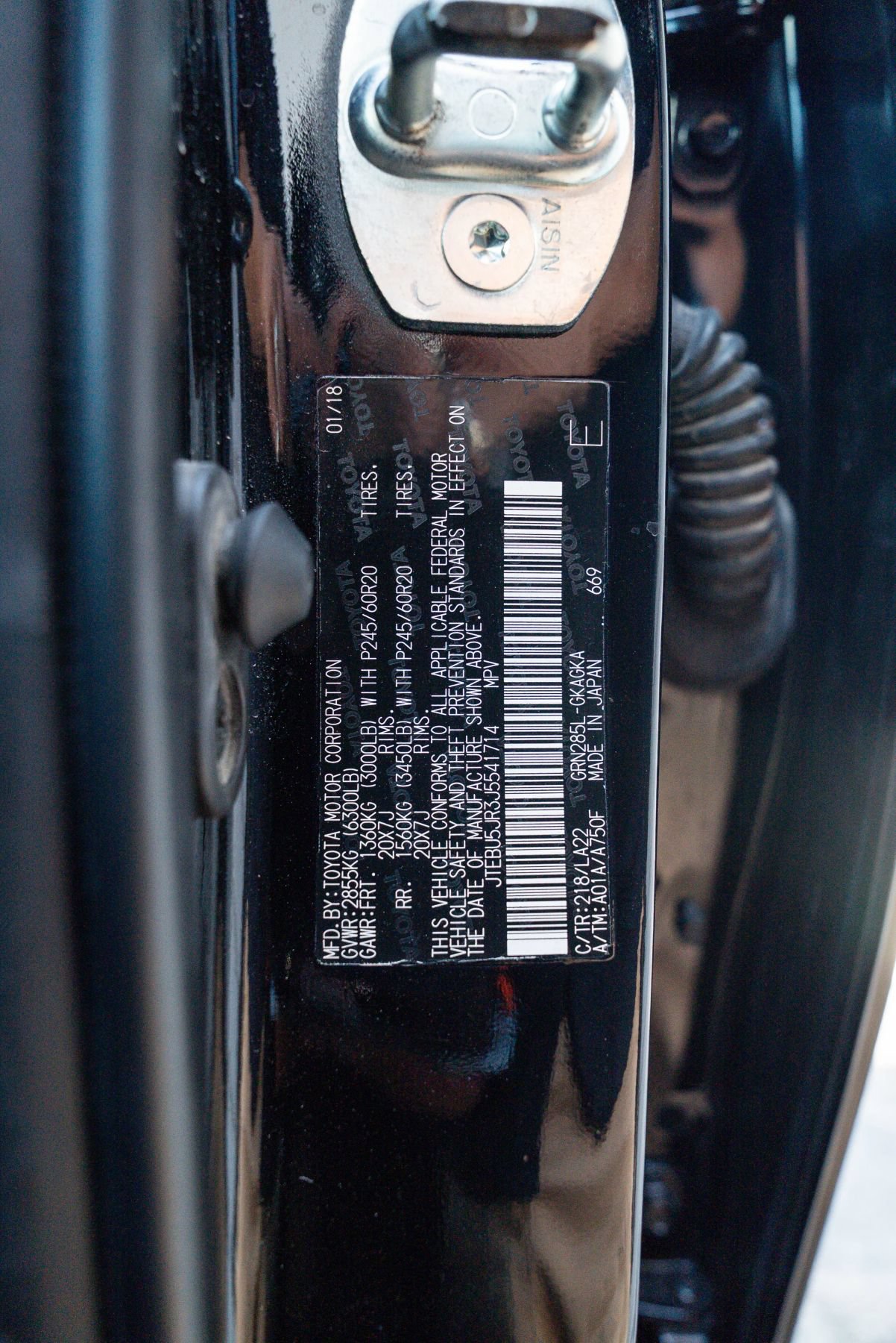 Used 2019 Toyota Sequoia Limited w/ Safety & Convenience Package AWD/4WD image 37