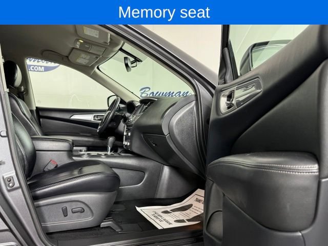 Used 2019 Nissan Pathfinder SL AWD/4WD image 17
