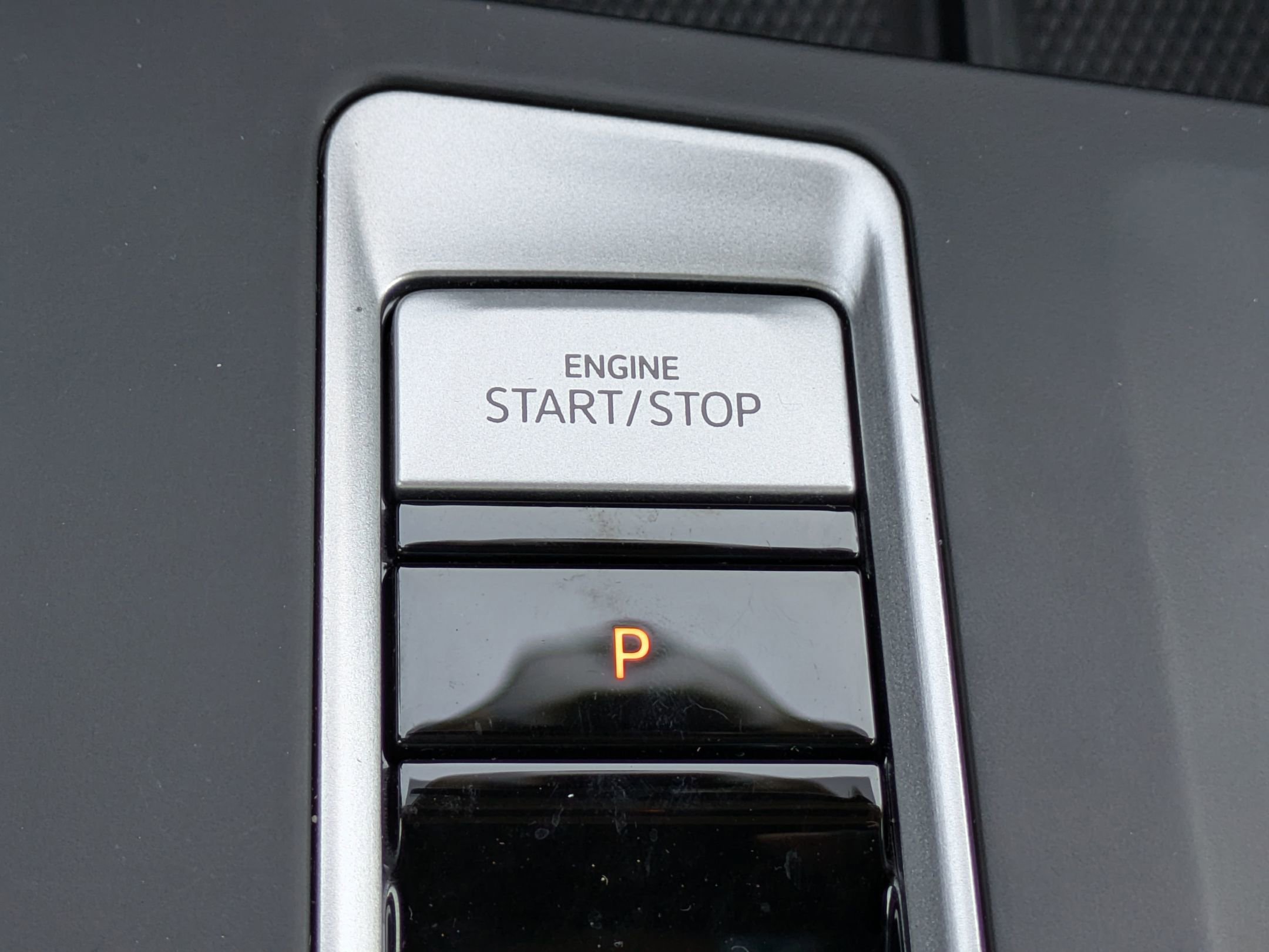 Used 2024 Volkswagen Atlas SE image 16