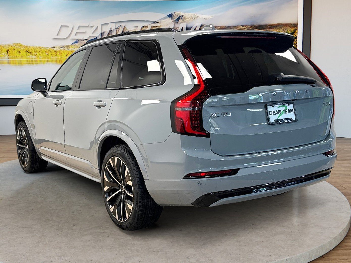 New 2026 Volvo XC90 T8 Ultra w/ Protection Package AWD/4WD image 7