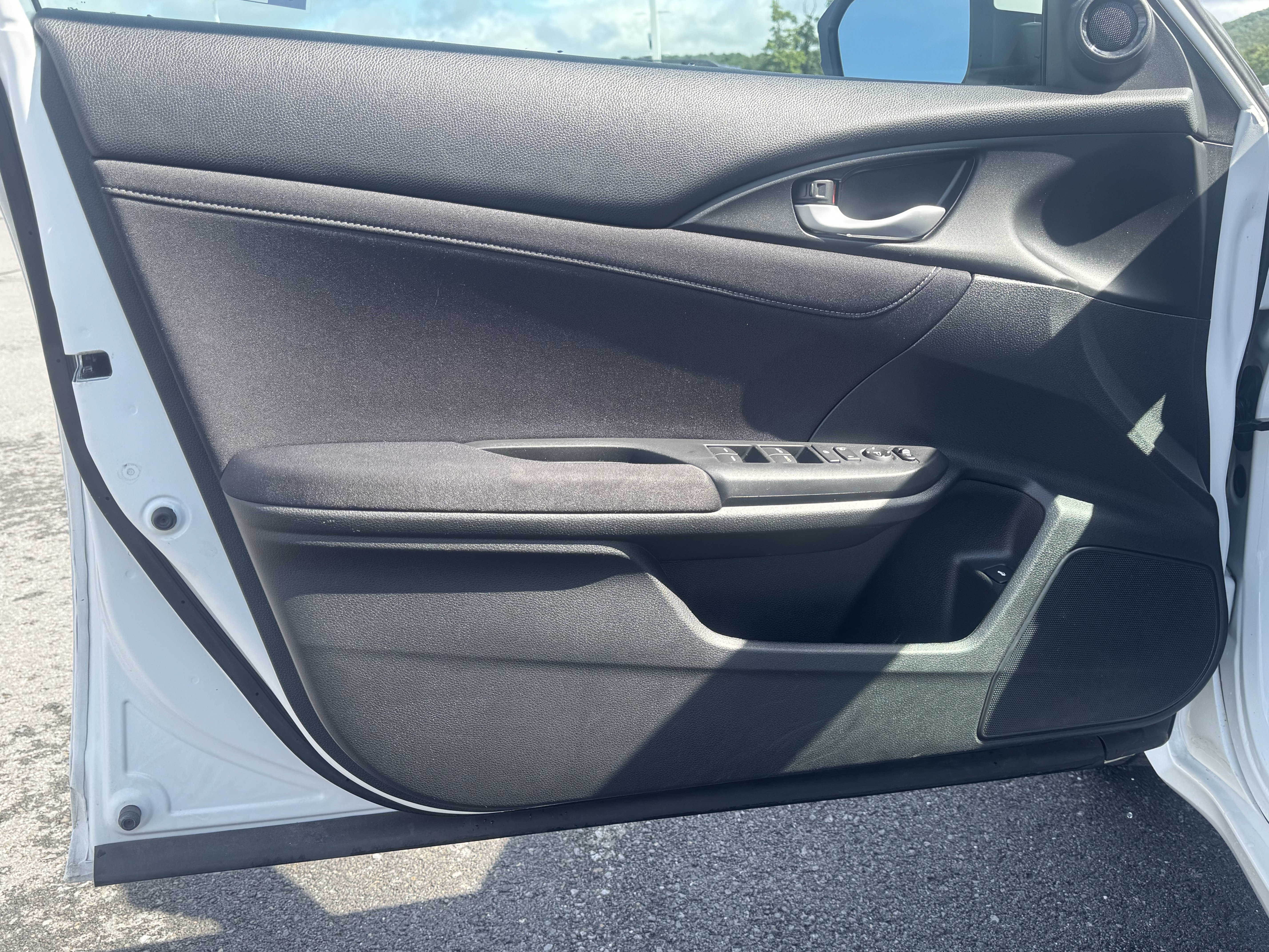 Used 2019 Honda Insight EX image 15