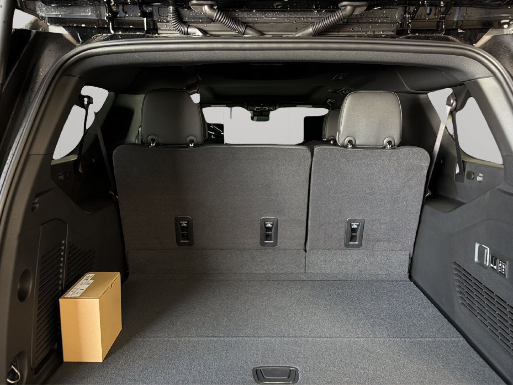 New 2026 Chevrolet Suburban Premier AWD/4WD image 39