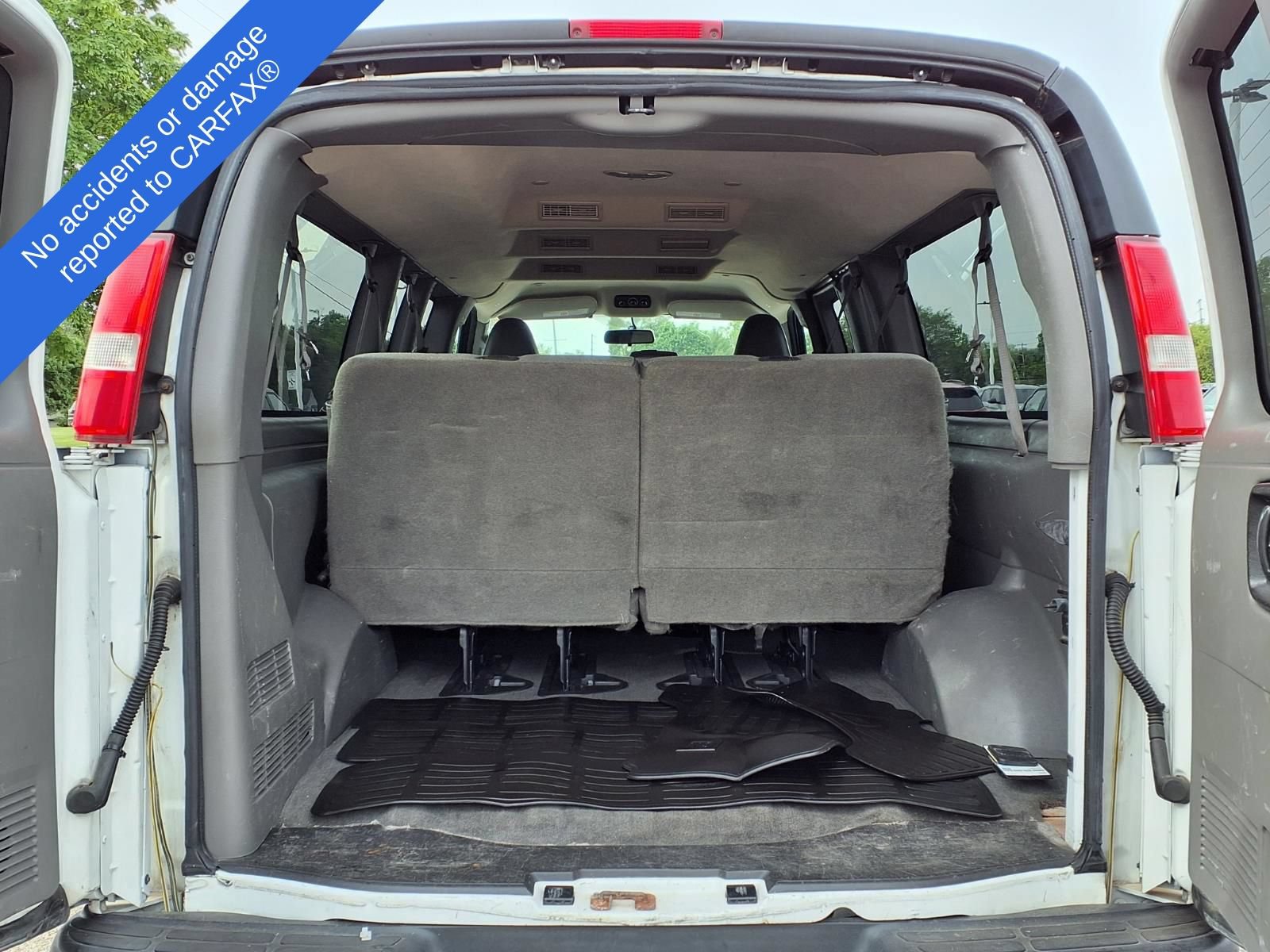 Used 2016 Chevrolet Express 3500 LT w/ LT Preferred Equipment Group RWD image 10