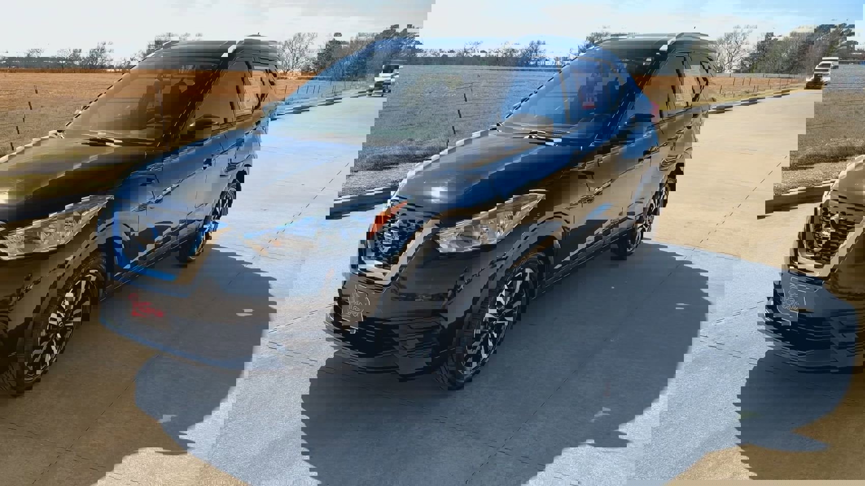 Used 2019 Nissan Kicks SV image 3