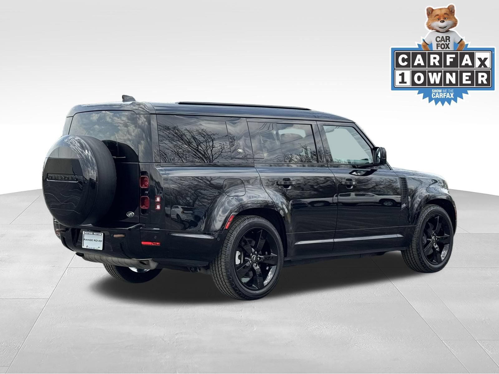 Used 2023 Land Rover Defender 130 X-Dynamic SE AWD/4WD image 4