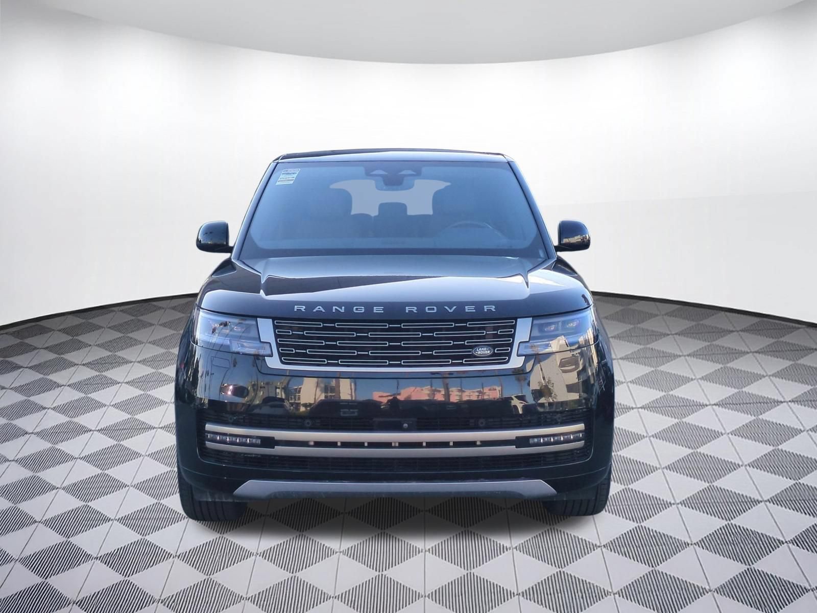 Used 2025 Land Rover Range Rover Long Wheelbase SE AWD/4WD image 8