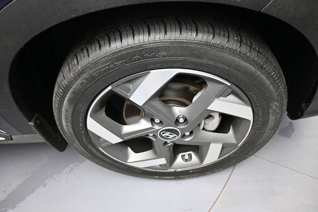 Certified 2023 Hyundai Venue Limited FWD image 13