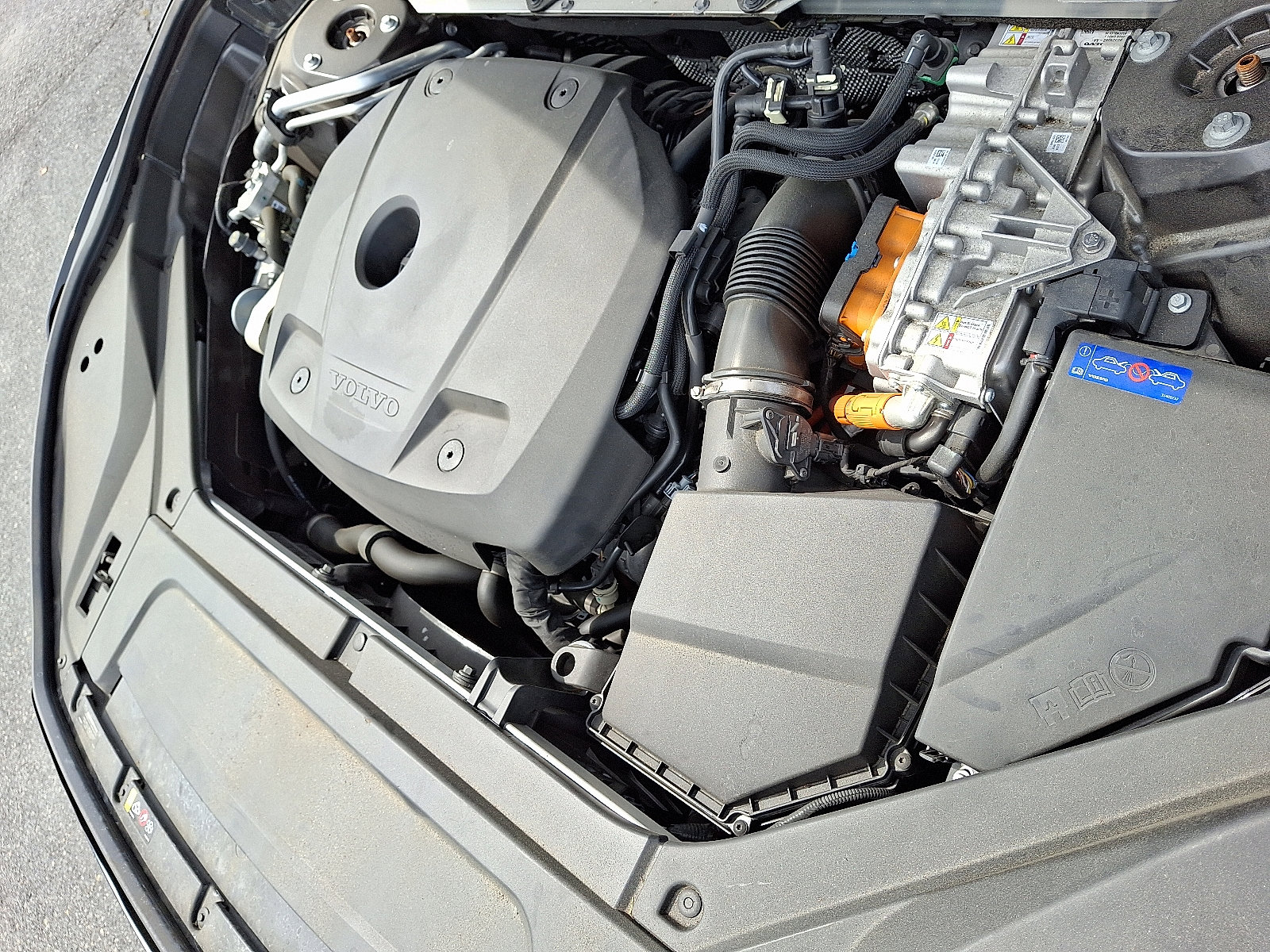 Used 2024 Volvo XC90 T8 Plus w/ Protection Package Premier image 29