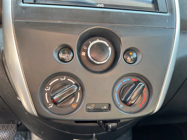 Used 2016 Nissan Versa SV FWD image 18