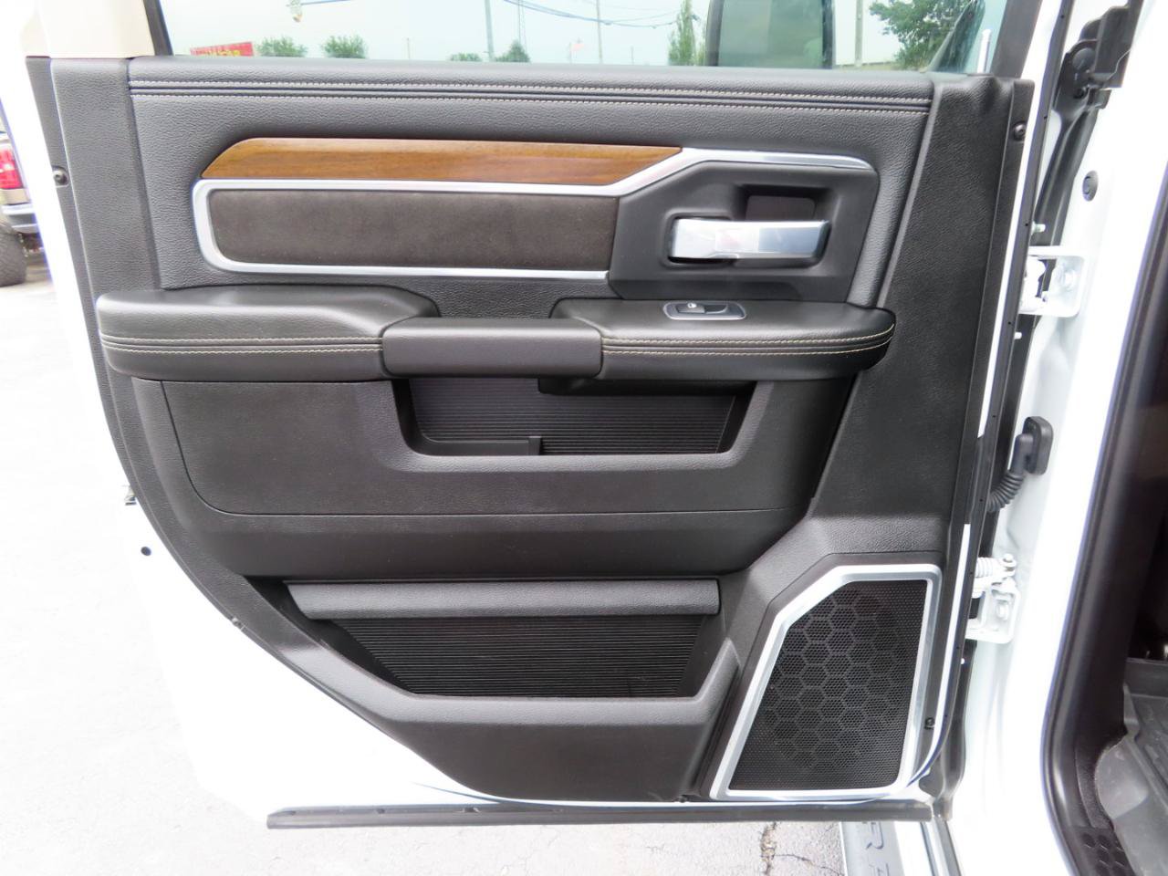 Used 2024 RAM 2500 Laramie AWD/4WD image 41