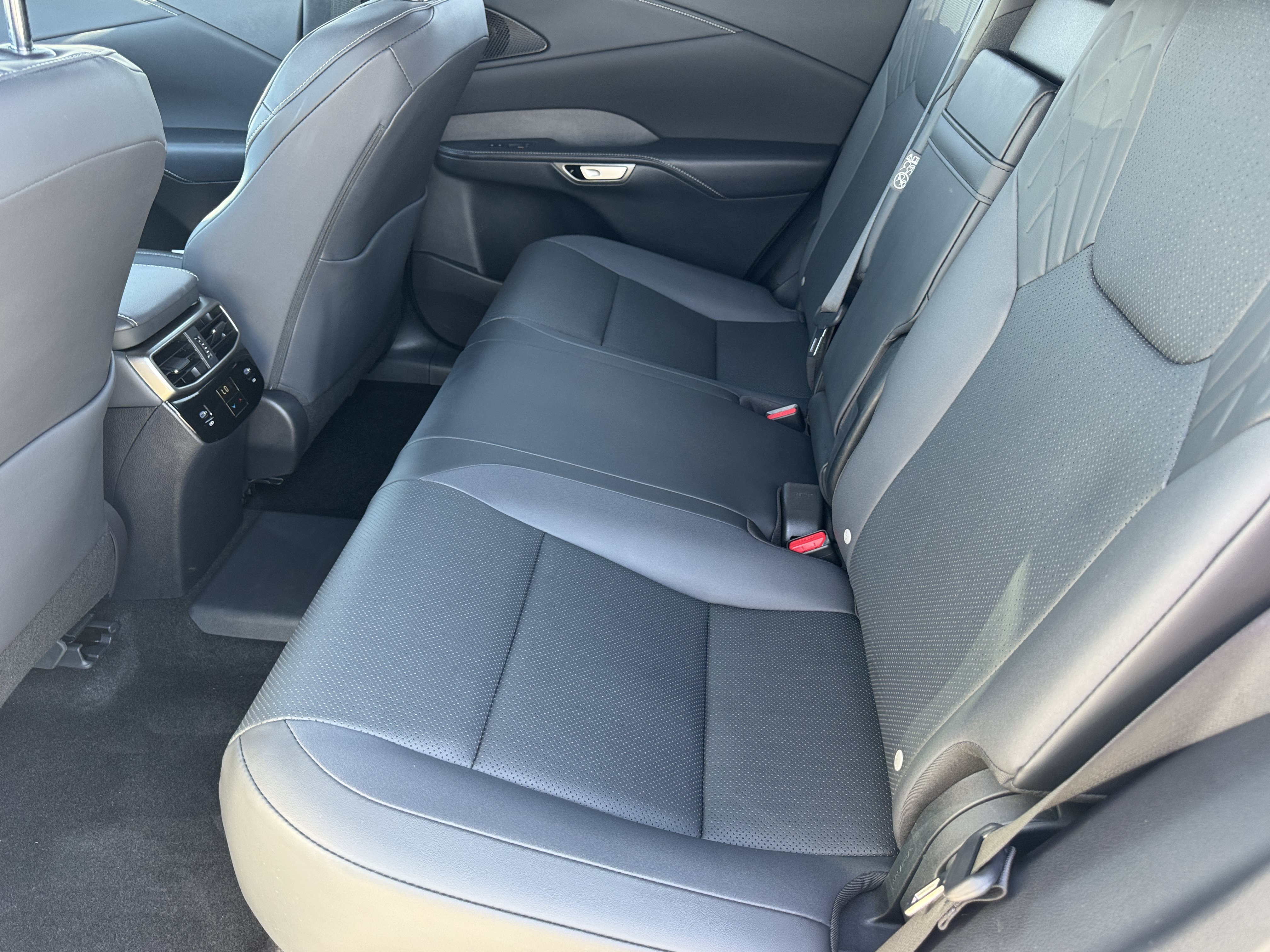 Certified 2026 Lexus RX 450h AWD w/ Convenience Package image 34