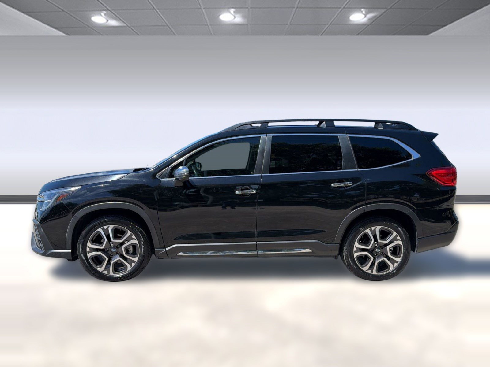 Used 2023 Subaru Ascent Touring image 2