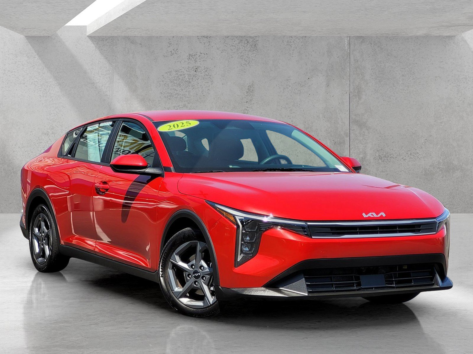 Used 2025 Kia K4 FWD image 1