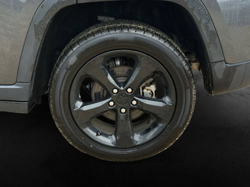 Used 2023 Jeep Grand Cherokee Altitude AWD/4WD image 13