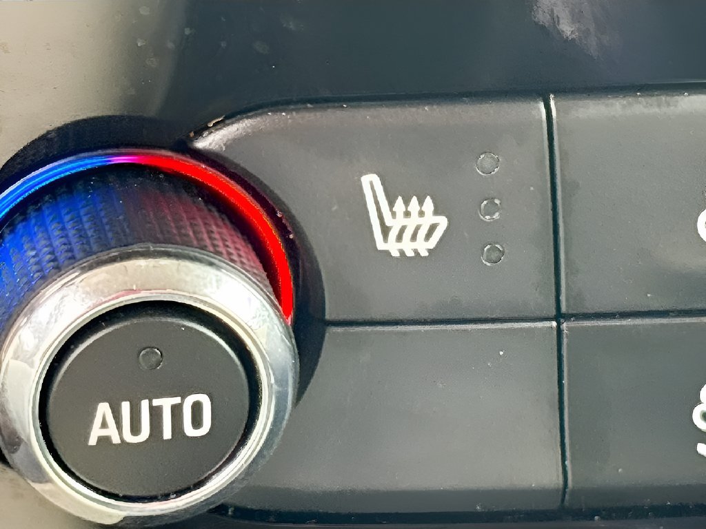 Used 2021 Buick Enclave Essence FWD image 20