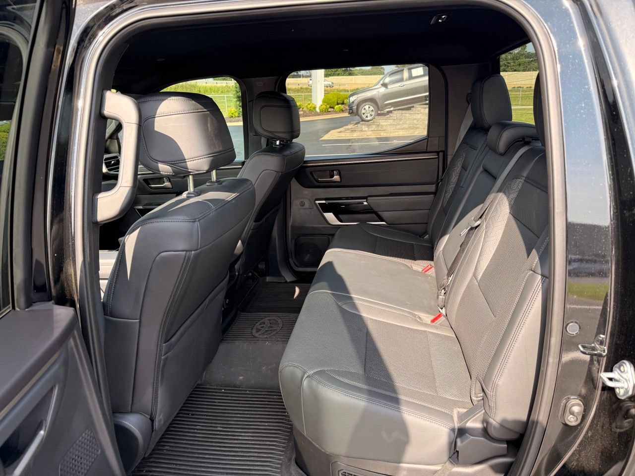 Used 2025 Toyota Tundra Limited AWD/4WD image 10