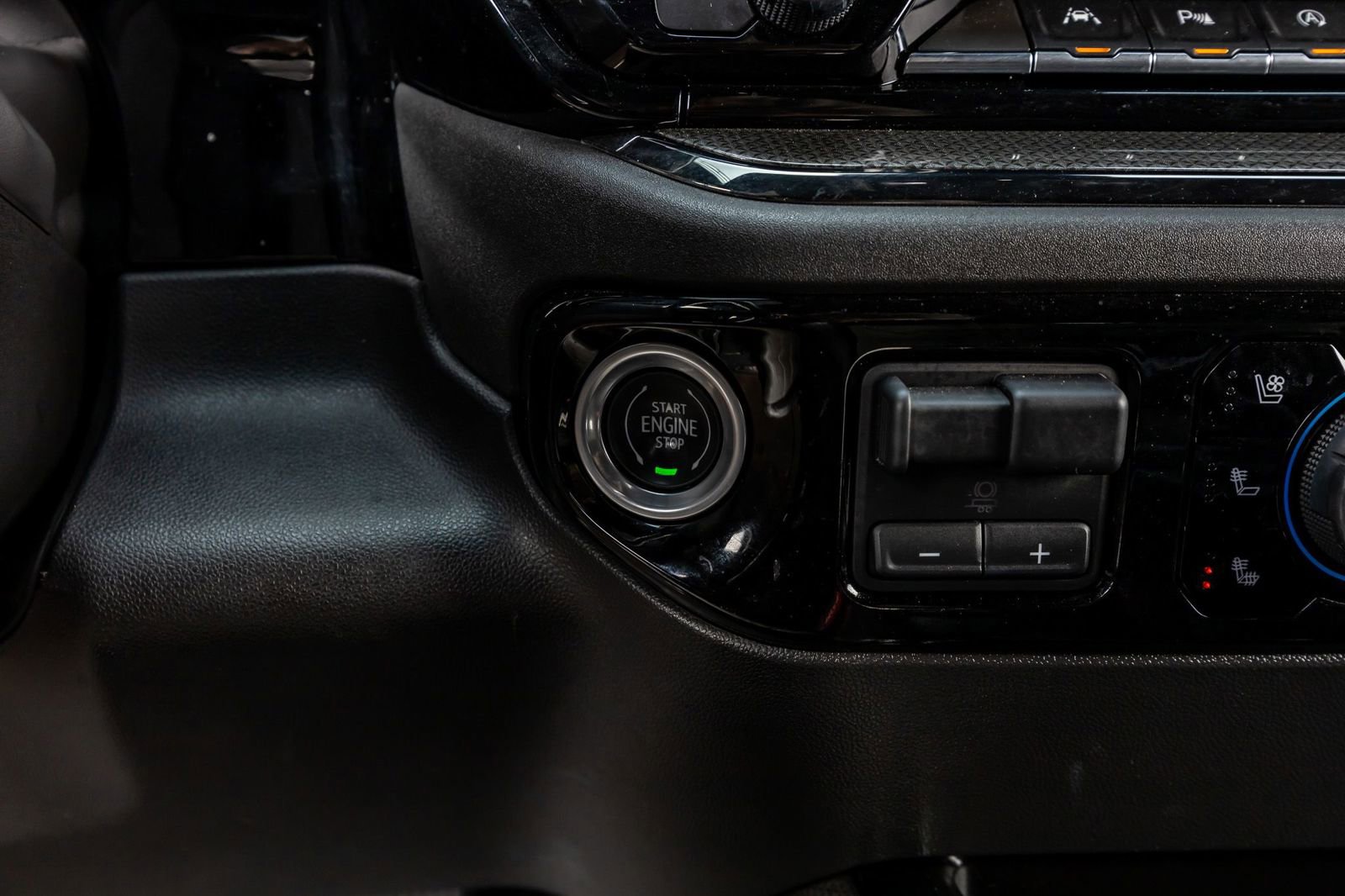 Used 2022 Chevrolet Silverado 1500 ZR2 w/ Technology Package image 23