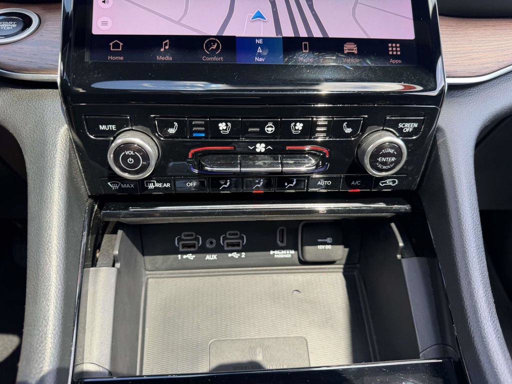 Used 2022 Jeep Grand Cherokee Summit w/ MOPAR Finishing Package AWD/4WD image 31