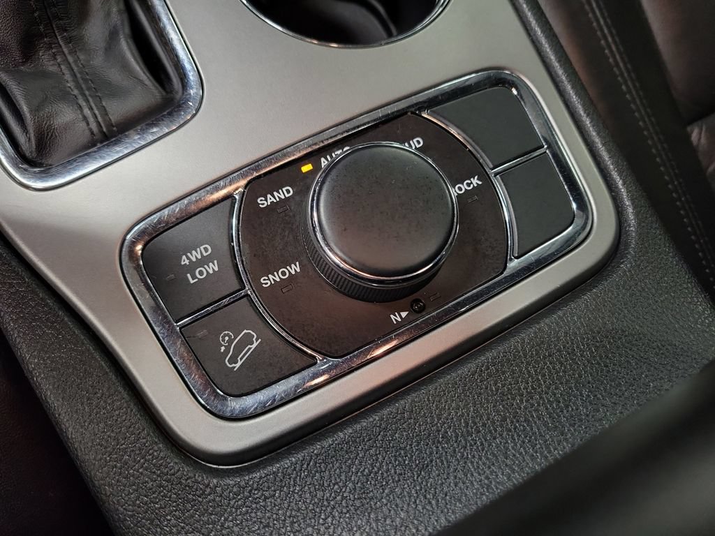 Used 2020 Jeep Grand Cherokee Limited AWD/4WD image 21