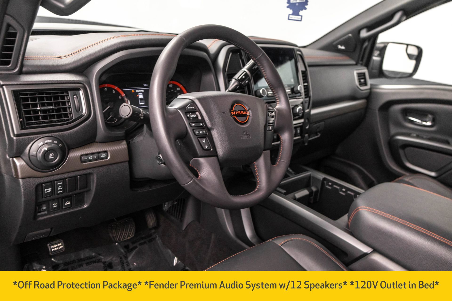 Used 2023 Nissan Titan PRO-4X w/ Pro-4x Convenience Package AWD/4WD image 5