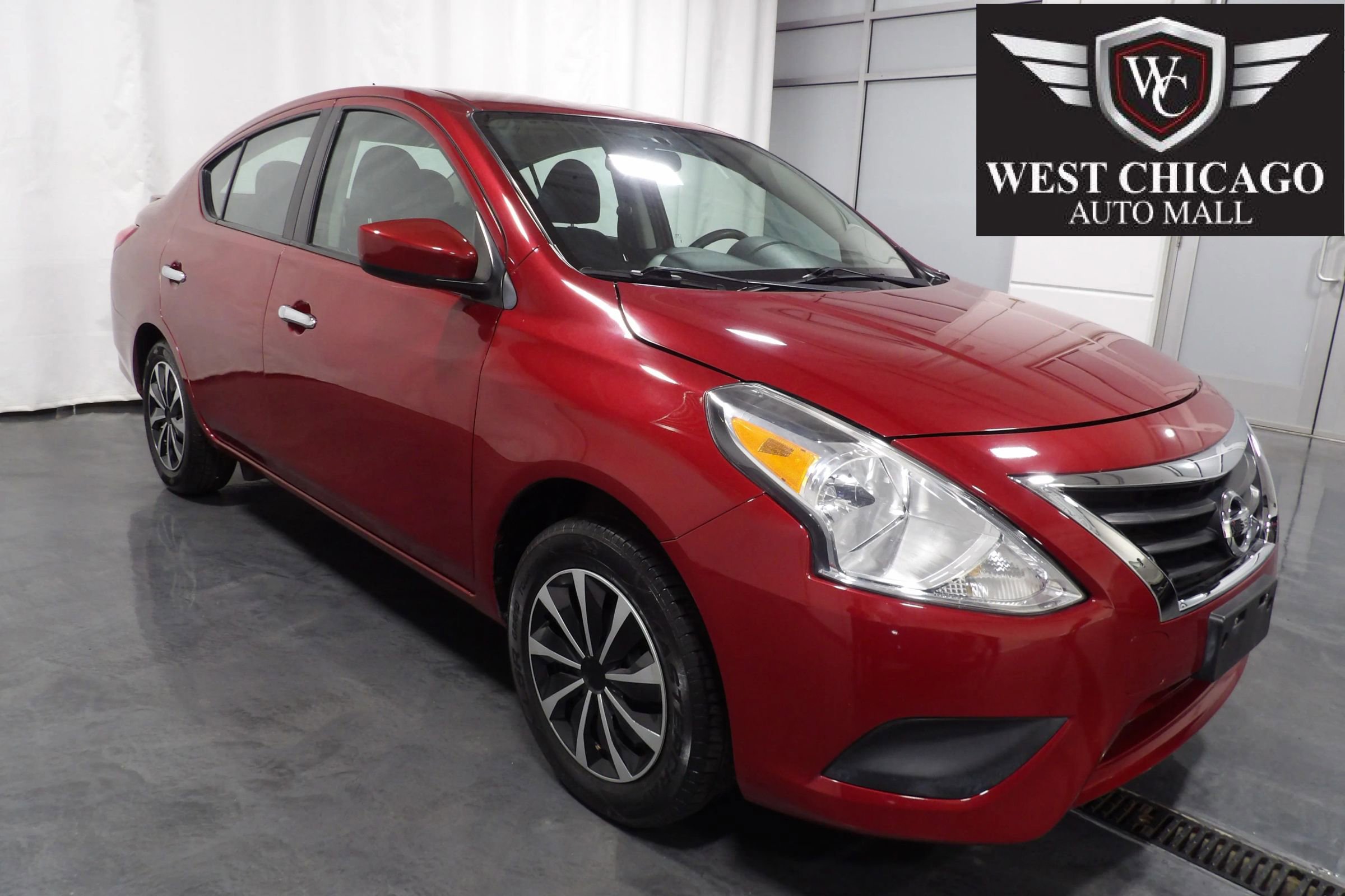 Used 2017 Nissan Versa SV image 1