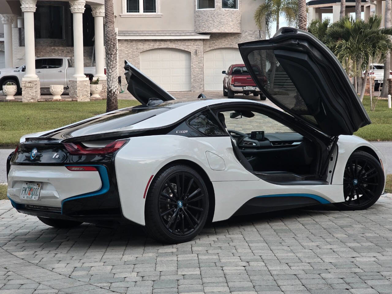 Used 2019 BMW i8 Coupe image 5