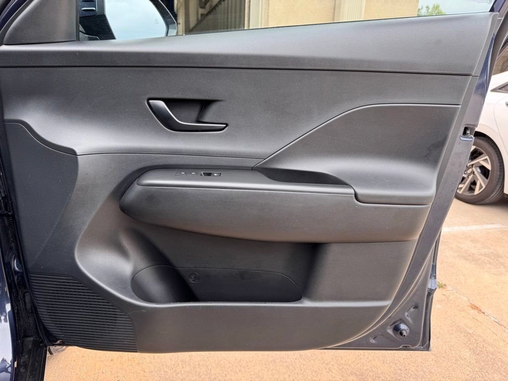 Certified 2025 Hyundai Kona SEL AWD/4WD image 19