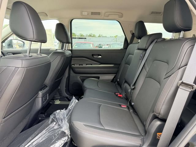 New 2026 Nissan Pathfinder SL w/ Cargo Package AWD/4WD image 13
