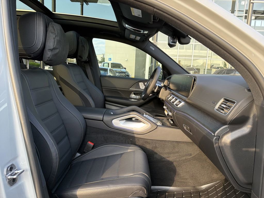 New 2026 Mercedes-Benz GLS 580 4MATIC image 18