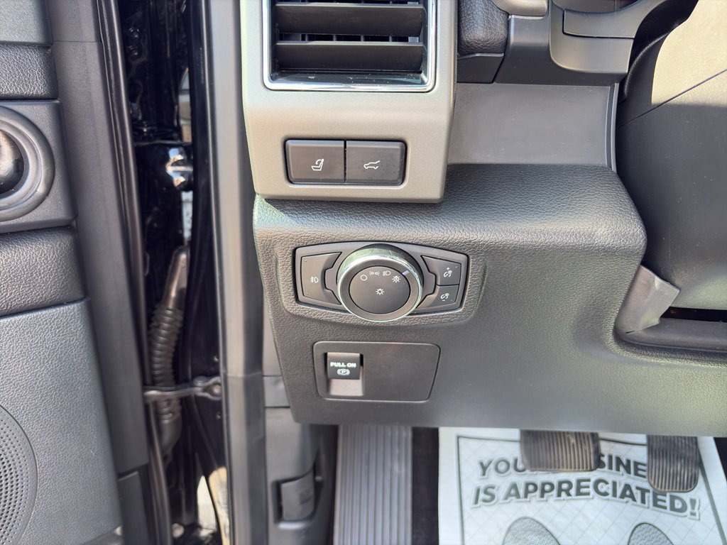 Used 2020 Ford Expedition XLT w/ Equipment Group 202A AWD/4WD image 12