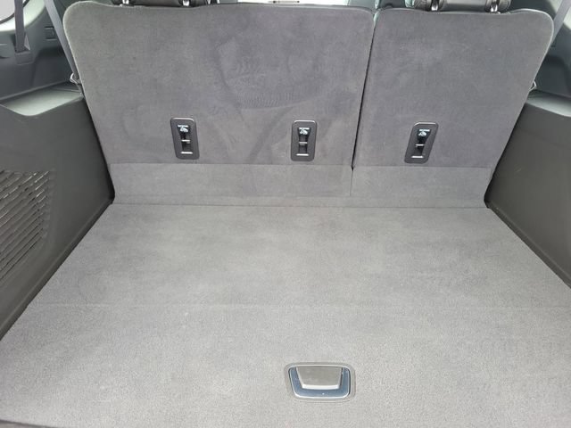 Used 2024 Chevrolet Suburban High Country AWD/4WD image 9