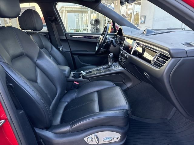 Used 2020 Porsche Macan image 12