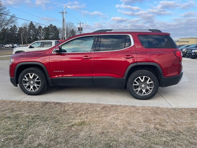 Used 2023 GMC Acadia SLE image 11
