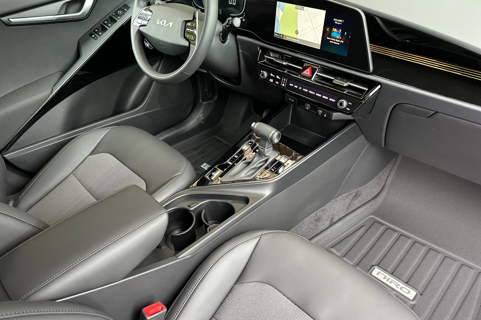 New 2025 Kia Niro EX image 12