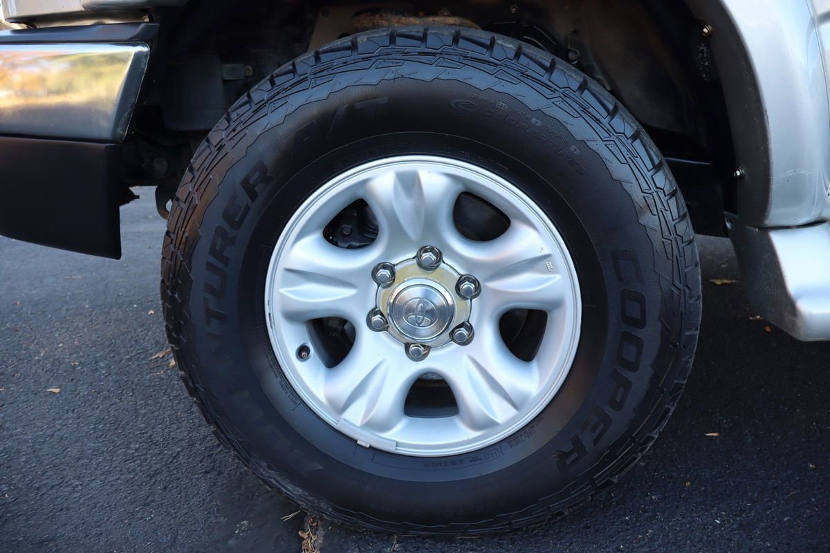 Used 2000 Toyota 4Runner SR5 w/ Upgrade Value Pkg 4 image 38