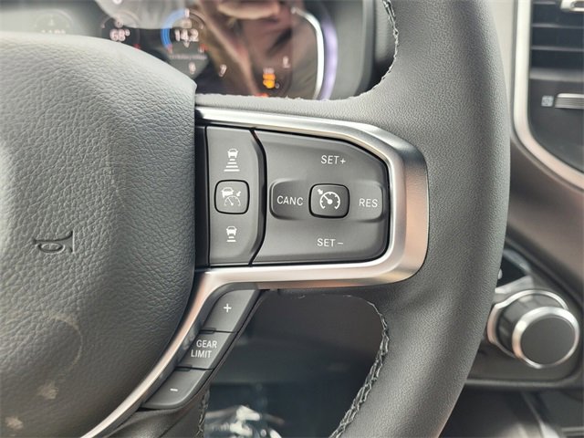 New 2026 RAM 1500 4x4 Crew Cab image 33