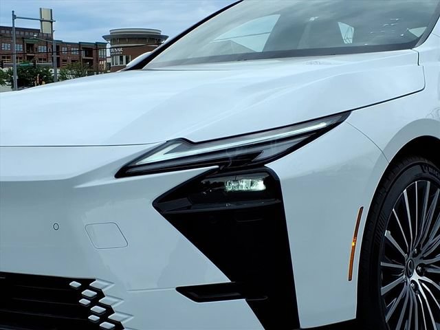 New 2026 Lexus ES 350e FWD image 13