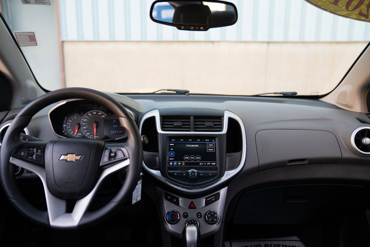 Used 2018 Chevrolet Sonic LT image 25