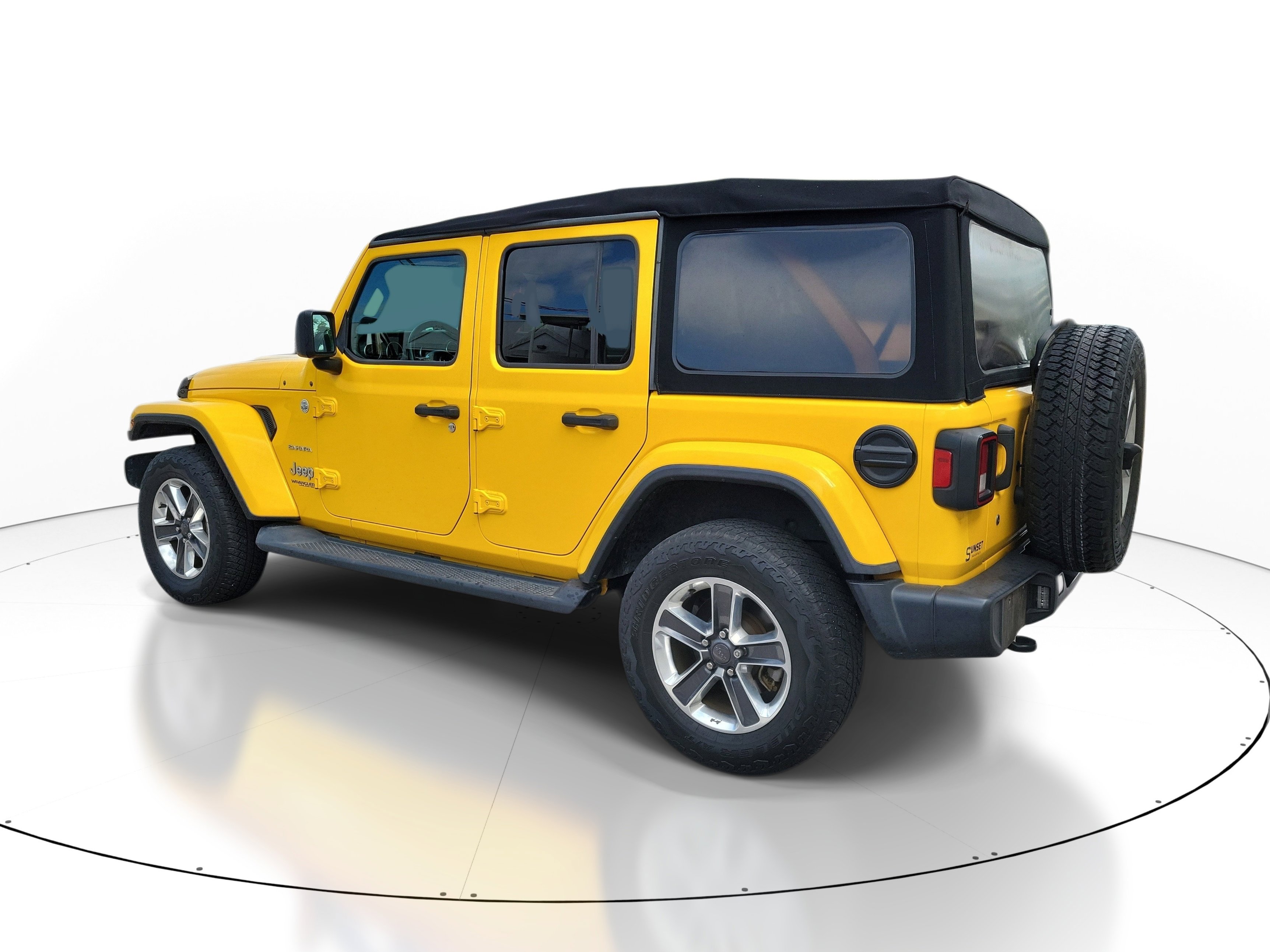 Used 2018 Jeep Wrangler Unlimited Sahara AWD/4WD image 4