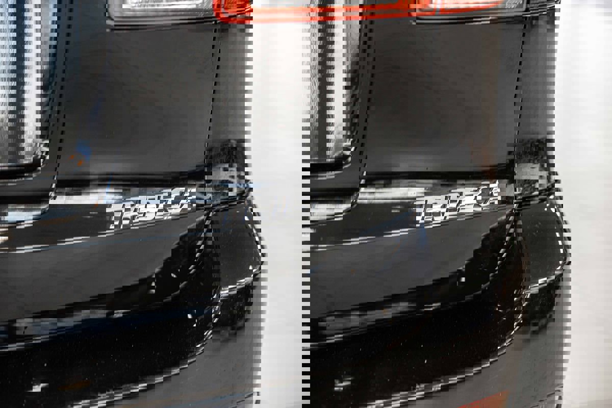 Used 2010 Subaru Tribeca Limited image 18