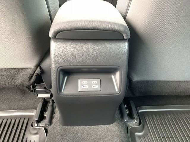 Used 2023 Toyota Corolla LE image 31