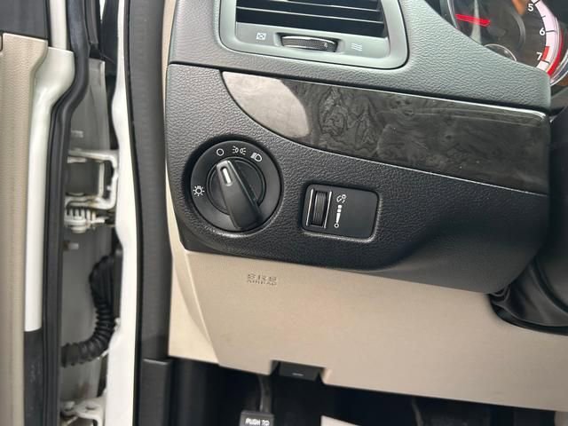 Used 2019 Dodge Grand Caravan SE w/ UConnect Hands-Free Group image 24